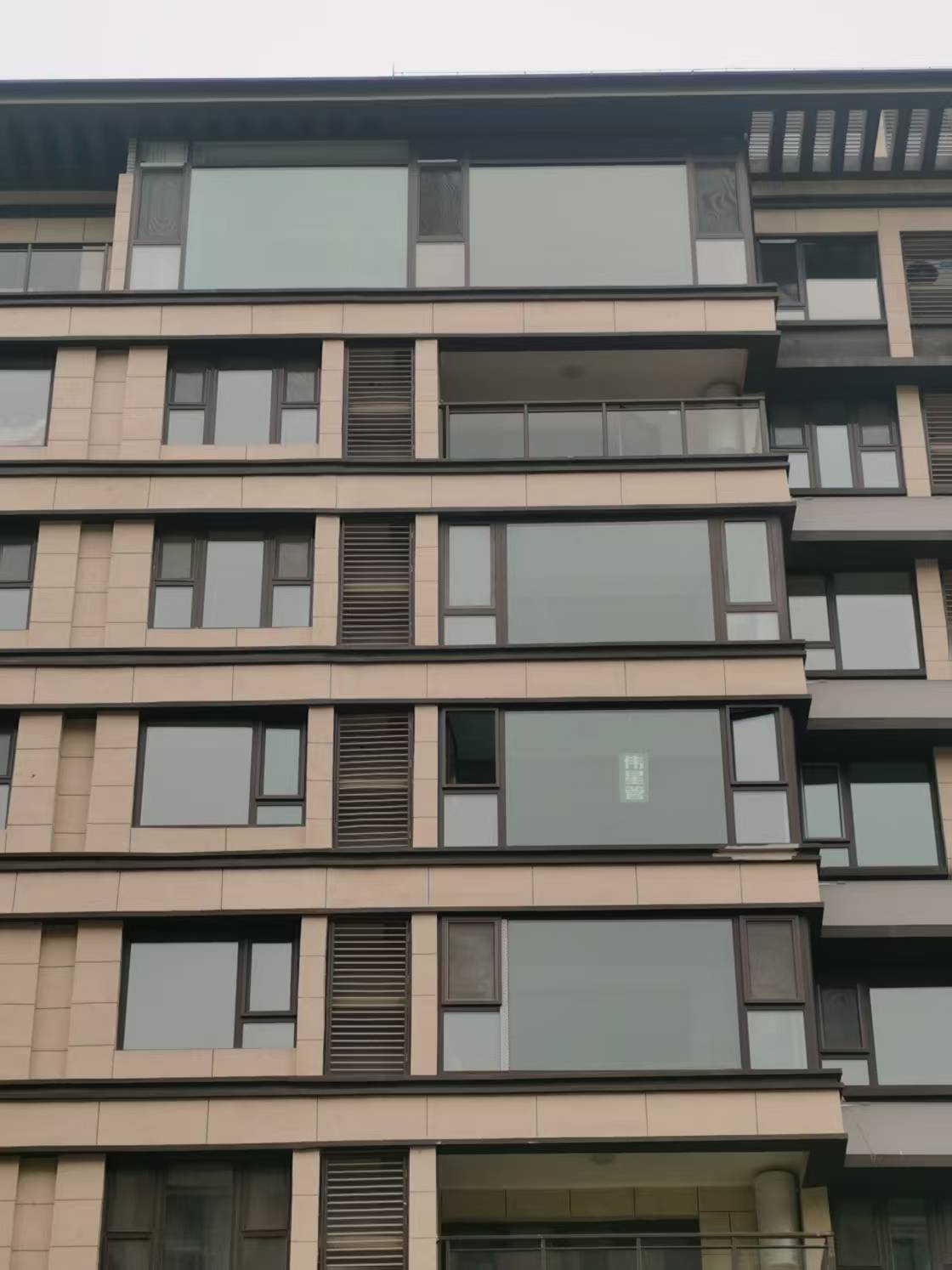 阿莱特逸景 LR25 家居膜施工案例|低内反光均衡款,观景房落地窗优选